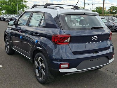2026 Hyundai VENUE SEL W/Two-Tone Roof