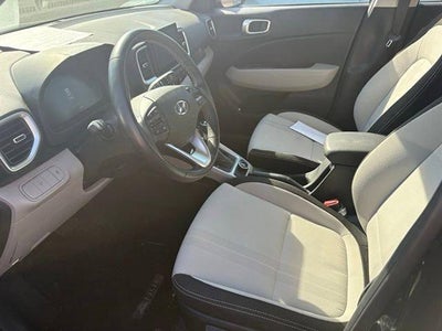 2023 Hyundai VENUE SEL IVT