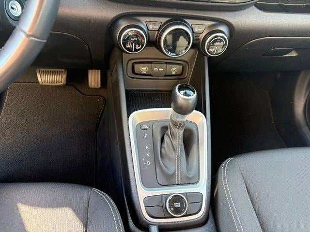 2023 Hyundai VENUE SEL IVT