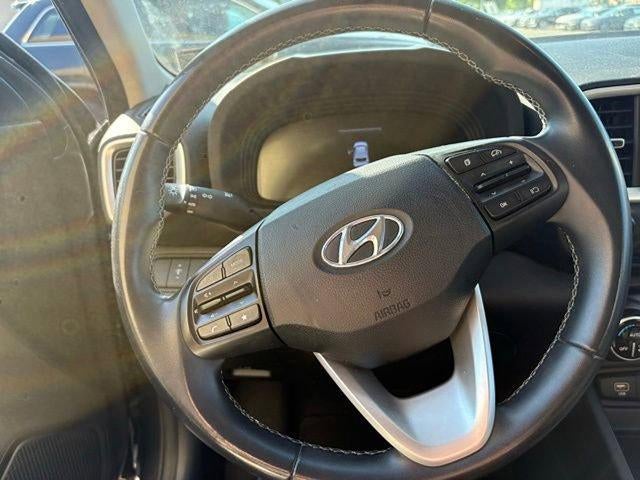 2023 Hyundai VENUE SEL IVT