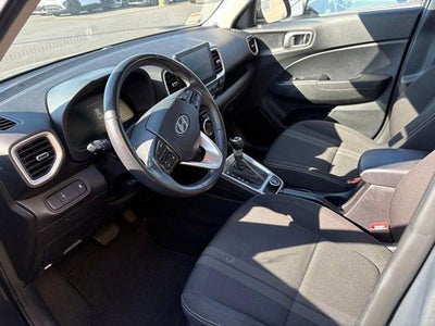 2023 Hyundai VENUE SEL IVT