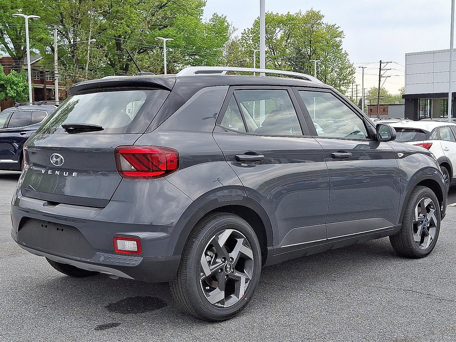 2026 Hyundai VENUE SEL W/Two-Tone Roof